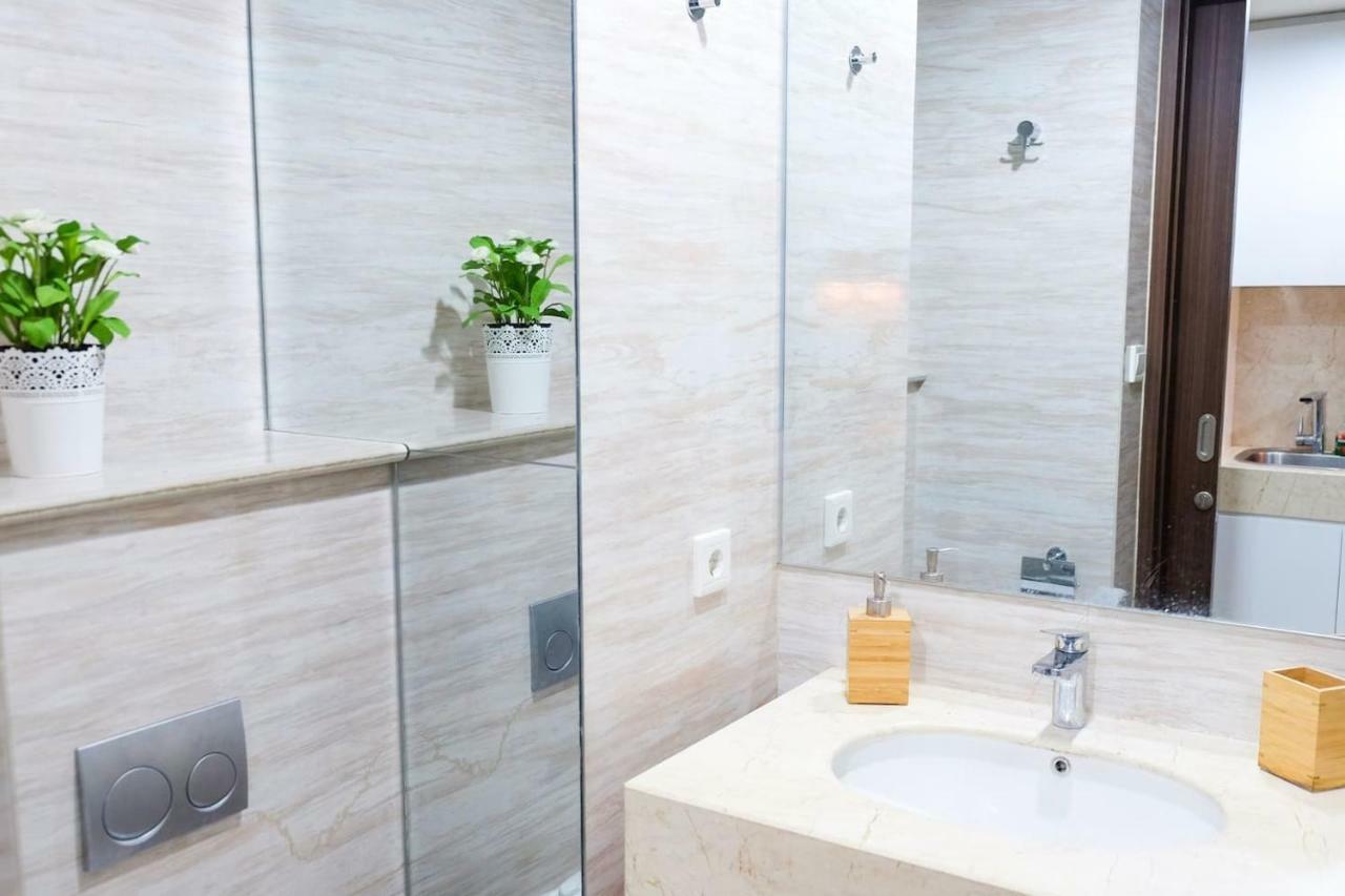 Lavenderbnb 1 At Uttara The Icon Apartment Jogyakarta Zewnętrze zdjęcie